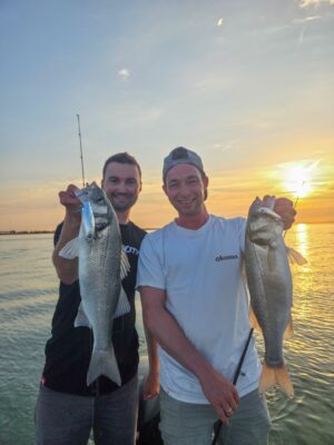 Niels van Rapala en Maarten Schuurman van Schuurman Hengelsport hebben hier 2 prachtige zeebaarzen gevangen op de Rapala claptail 110. 