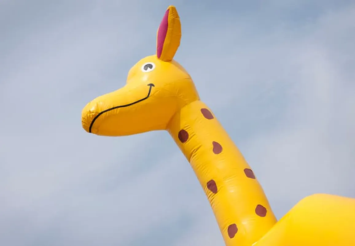 Giraffe Super Springkussen huren - Afbeelding 4